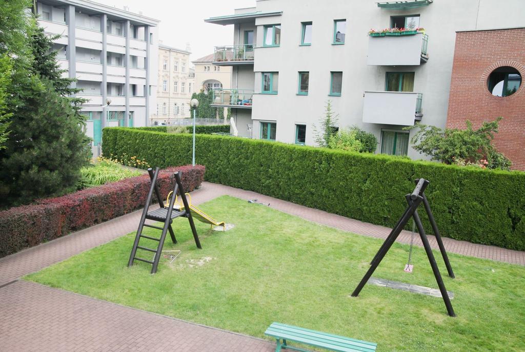 In The Heart Of Historical District With Free Parking Apartment Krakow Room photo